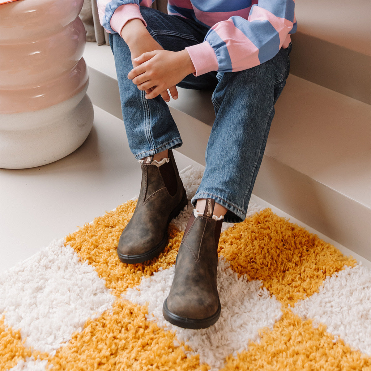#565 Kids boots youth